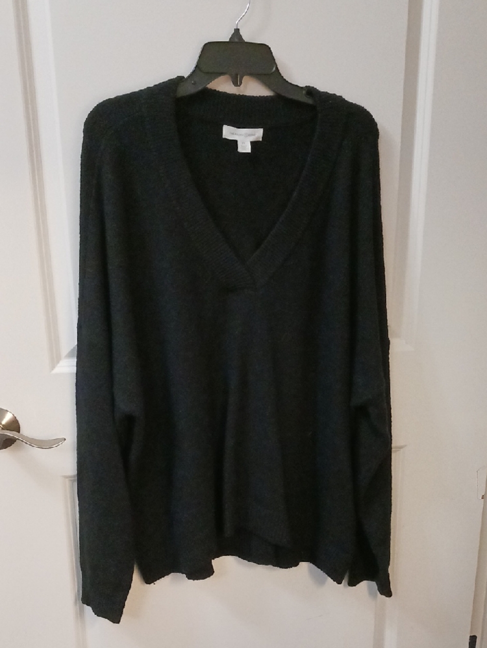 Treasure & Bond Women's Dark Charcoal V-Neck Sweater